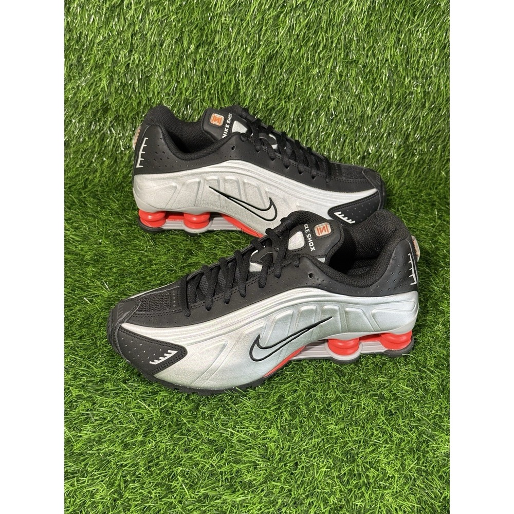 Nike Shox R4 GS Metallic Silver Black Red CW2626-005 Size 6Y Women 7.5 New